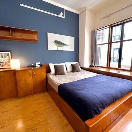 Nice Room Located Right Next To The Old Quarter Can Phong Nhieu Anh Sang Tai Ngay Gan Pho Di Bo Ho Guom Ханой Екстериор снимка