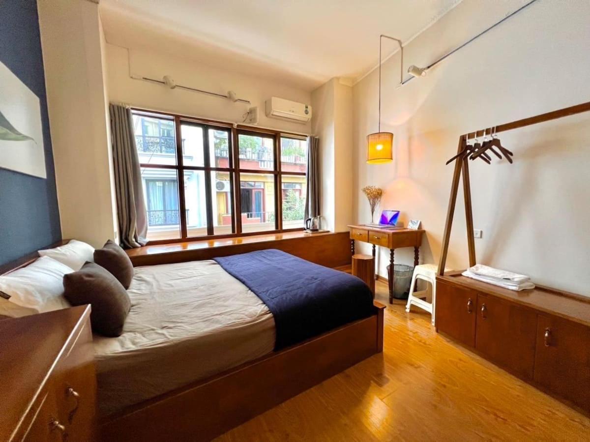 Nice Room Located Right Next To The Old Quarter Can Phong Nhieu Anh Sang Tai Ngay Gan Pho Di Bo Ho Guom Ханой Екстериор снимка