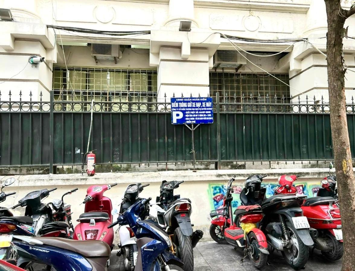 Nice Room Located Right Next To The Old Quarter Can Phong Nhieu Anh Sang Tai Ngay Gan Pho Di Bo Ho Guom Ханой Екстериор снимка