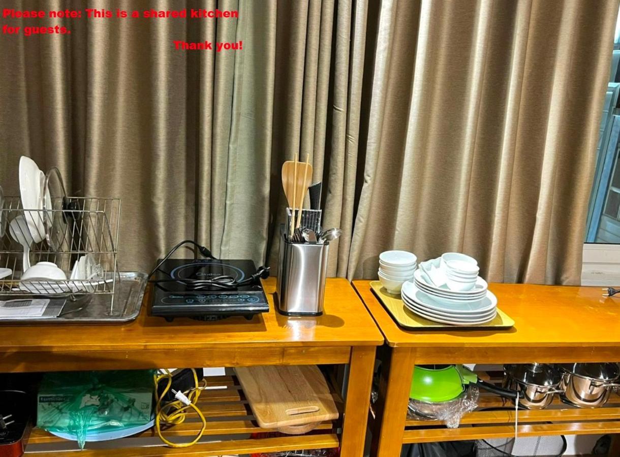 Nice Room Located Right Next To The Old Quarter Can Phong Nhieu Anh Sang Tai Ngay Gan Pho Di Bo Ho Guom Ханой Екстериор снимка